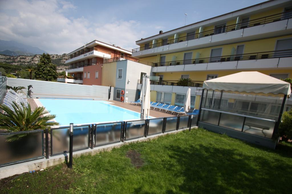 Hotel Miorelli Torbole Sul Garda Esterno foto