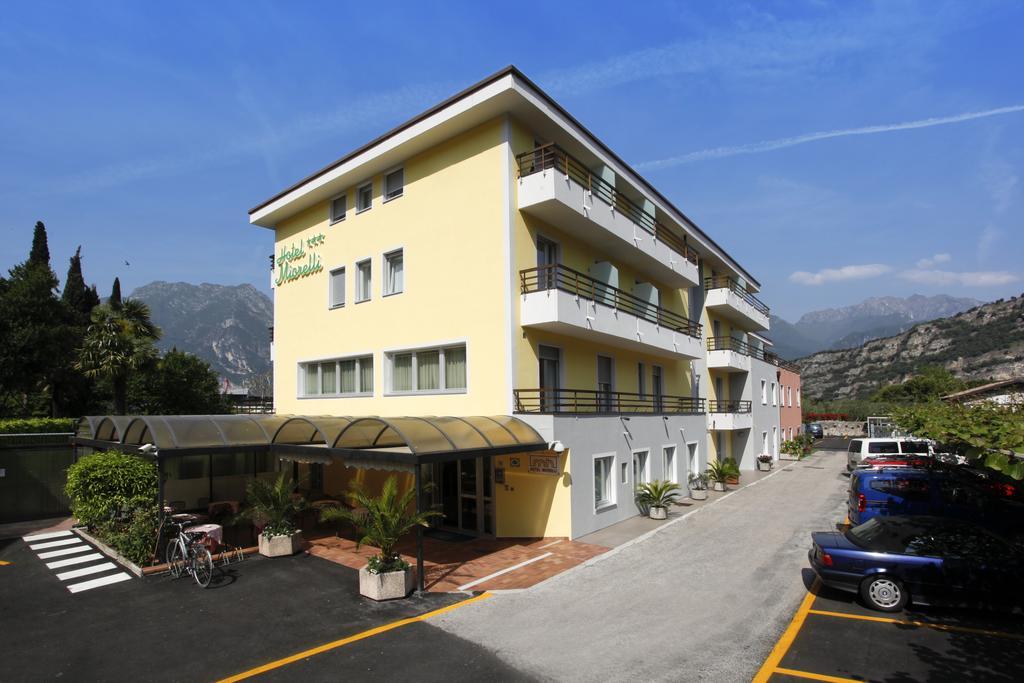 Hotel Miorelli Torbole Sul Garda Esterno foto